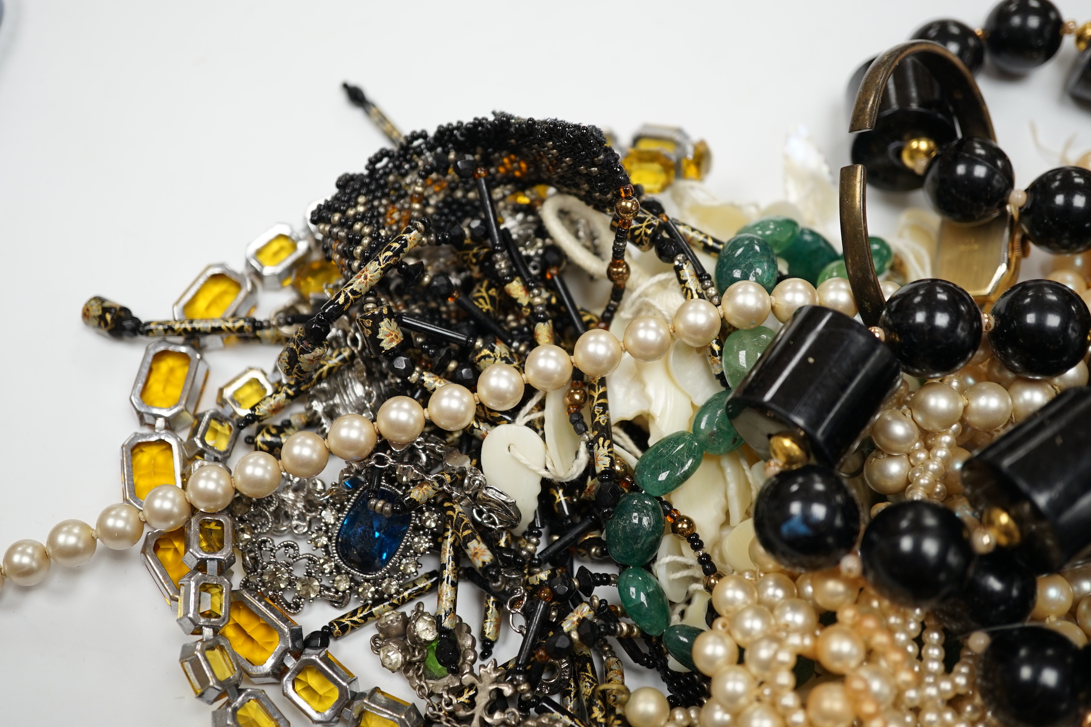 Assorted costume jewellery including a Christian Dior white and green paste necklace.